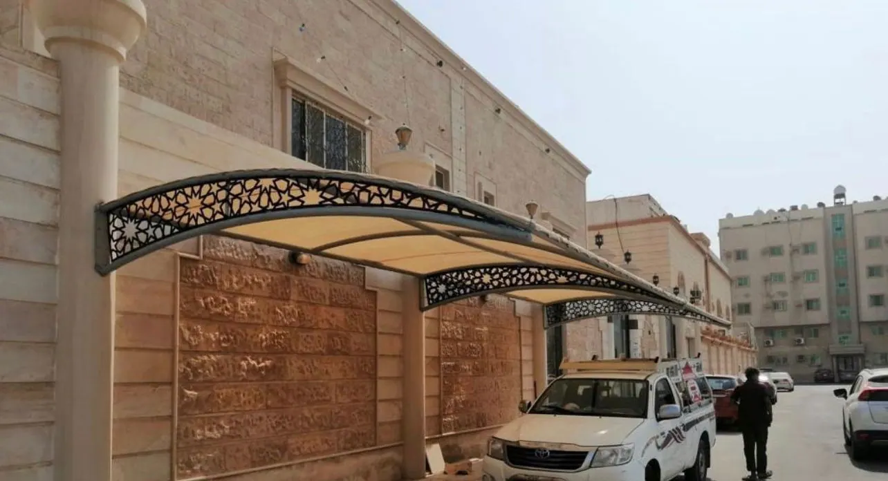 خبراء الظل للمظلات والسواتر وتركيب ساندوتش بانل