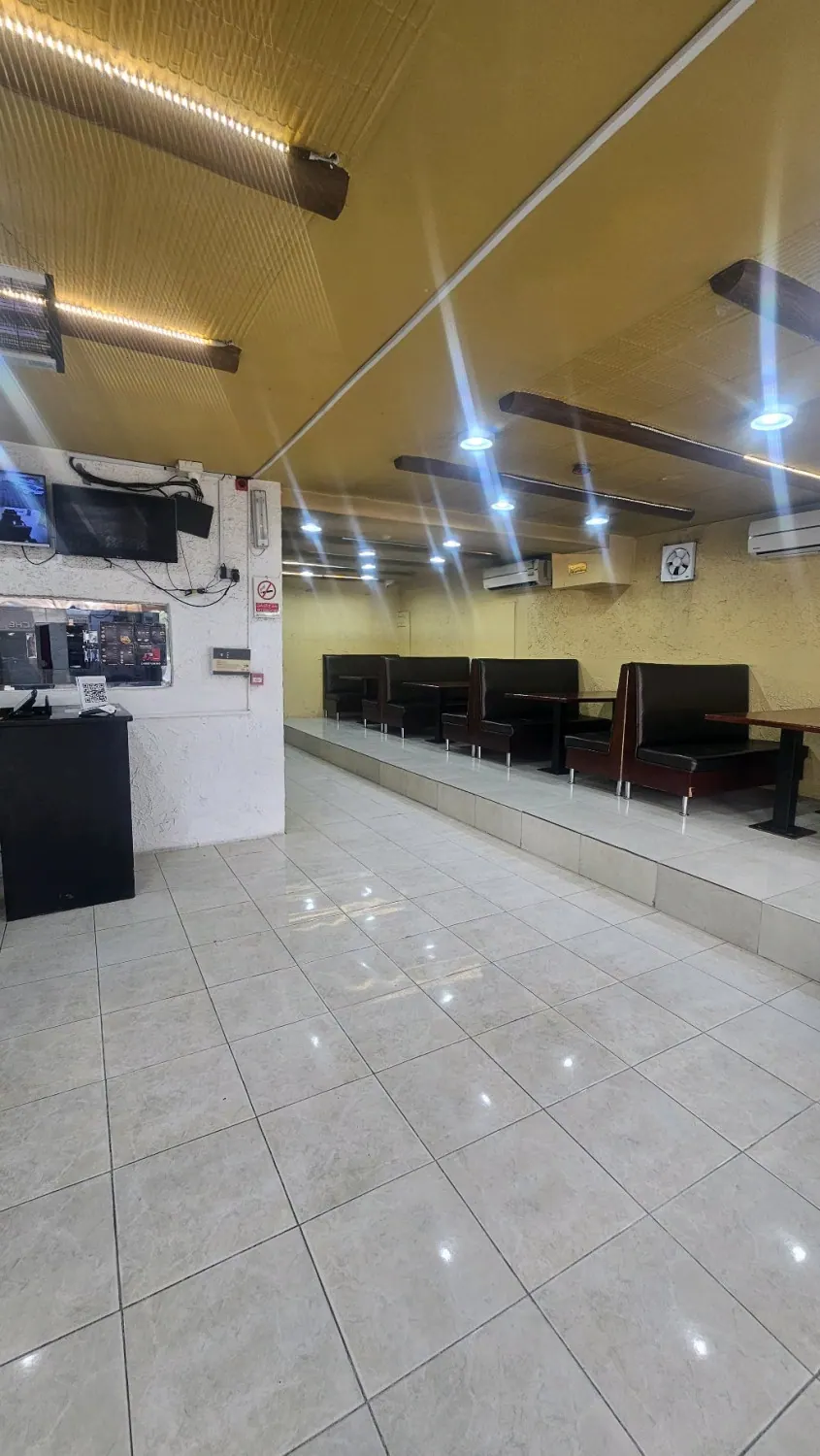 مطعم وجبات سريعه للتقبيل بكافة المعدات والعمال