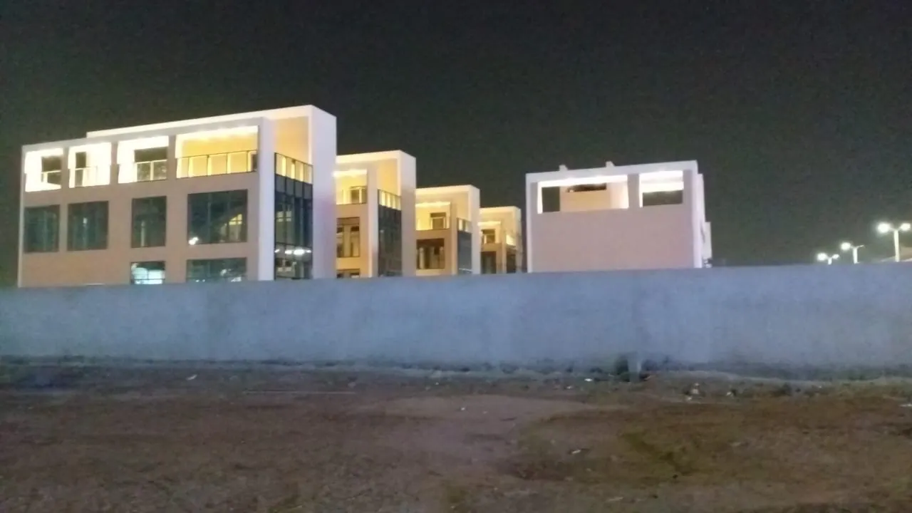 درايف ثرو ومطاعم وكافيهات